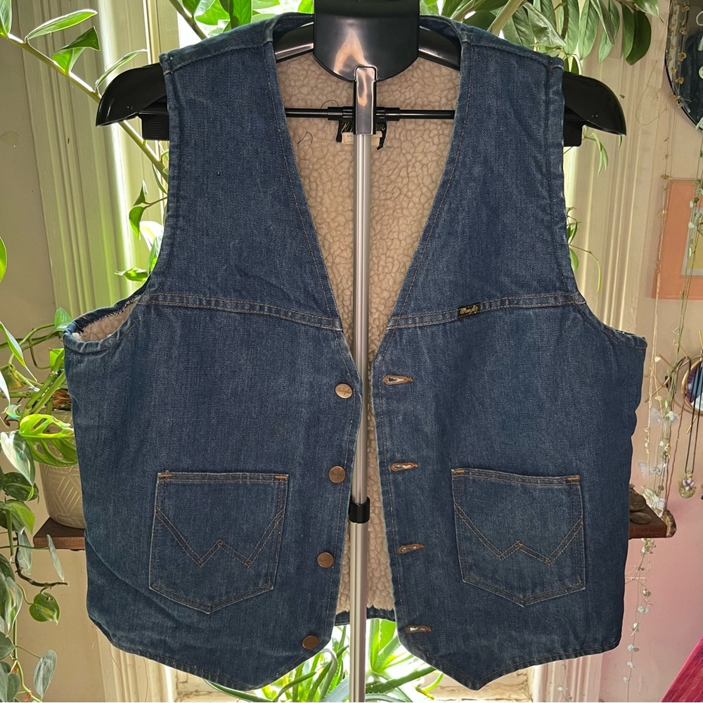 Vintage Wrangler Denim Vest with Cream Sherpa Lining